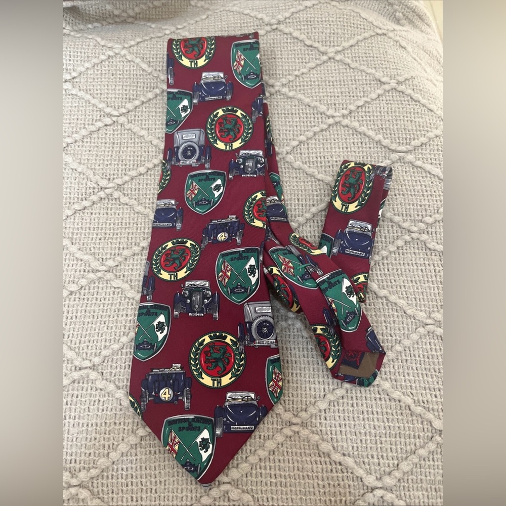 Tommy Hilfiger Men’s Red and Green Patterned Tie Cars print